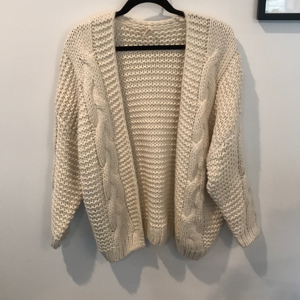 Vici cableknit cardigan m/l